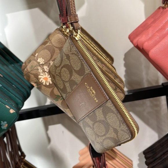 Coach Corner Zip Wristlet In Signature Canvas Gold/Khaki Saddle 2 - Picture 4 of 5